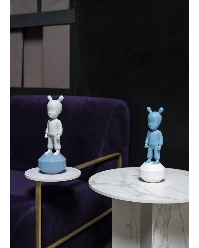 The blue Guest-Little