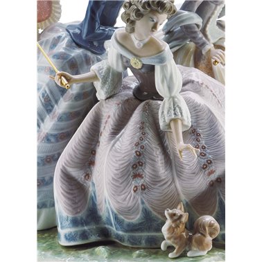 Sculpture women Three...