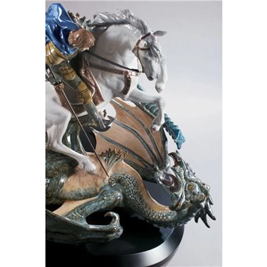 Escultura de São Jorge e o...