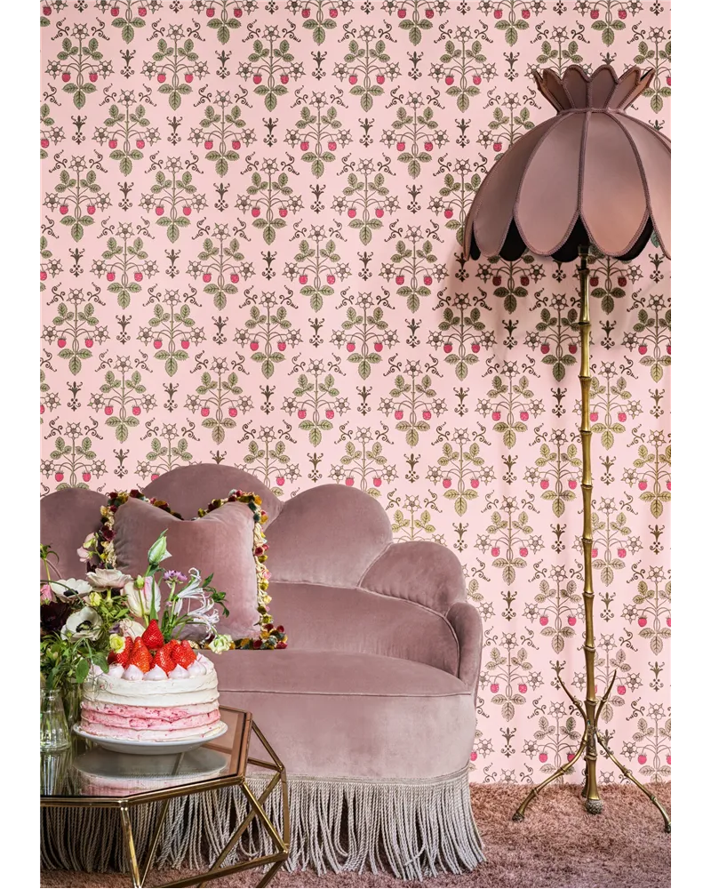 Strawberry China Blue On Cream 127-2010